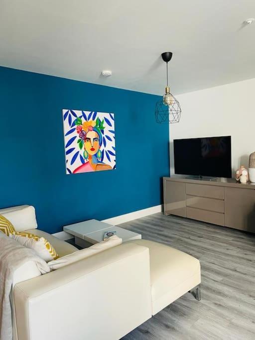 Stunning Huge Openplan 2Bed Flat Woking Exterior foto